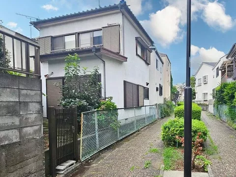 Peaceful living environment, enjoy greenery and history in Akatsuka 6-chome with good transportation convenience.