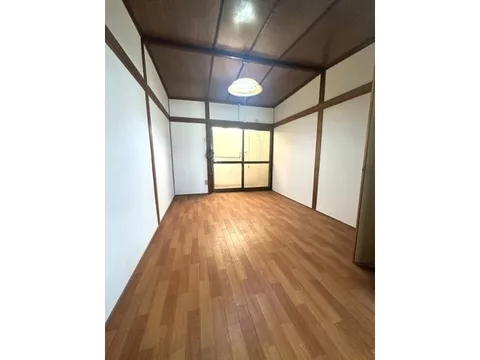 3 minutes on foot from Nankai Main Line "Kitasukematsu Station" ◇ Convenient location with shopping facilities within an 8-minute walk