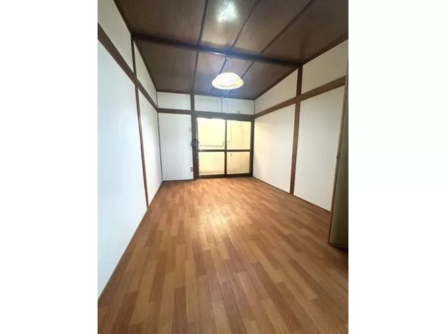 3 minutes on foot from Nankai Main Line "Kitasukematsu Station" ◇ Convenient location with shopping facilities within an 8-minute walk