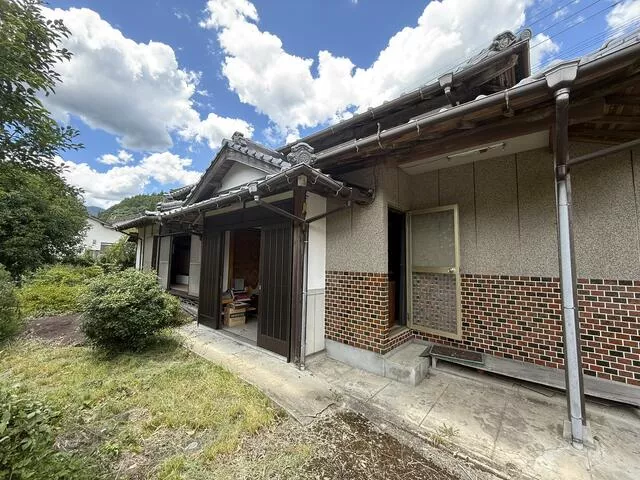 Uso, Yamakuni-cho, Nakatsu-shi, Tokyo Single story house, 6SDK

2.5 million yen