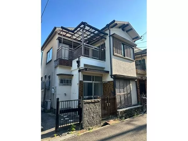 A wooden 2-story "5DK" home! Shopping facilities within a 6-minute walk × Convenient living environment.