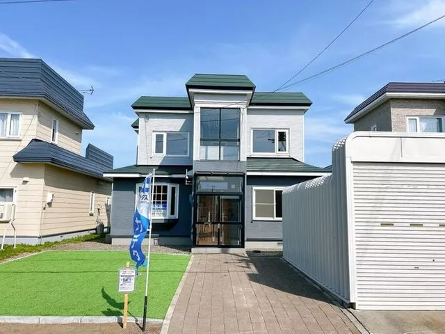 [Open House] [Interior and exterior renovated] Renovated 4LDK house / Parking for 2 standard cars available