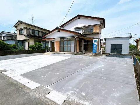 【Open House】Available for viewing at any time as it is a company-owned property. Parking for 4 cars in parallel.