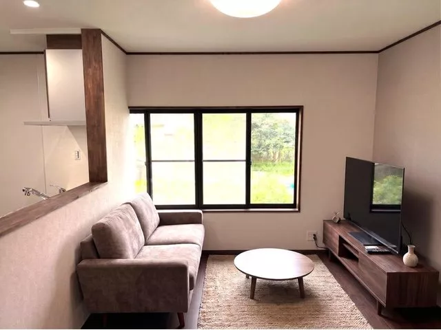 Viewings are available anytime! Please feel free to contact us! Moving support price!