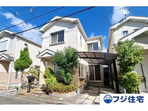 Well-equipped with WIC, dishwasher, bathroom dryer, etc.! Spacious 4LDK with plans for new water facilities.