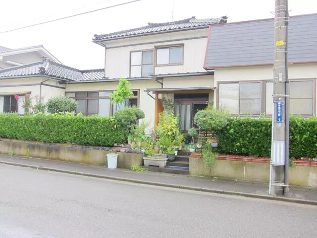 Sakata City, Midorigaoka 2-chome (Sakata Station) 2-story building 5DK