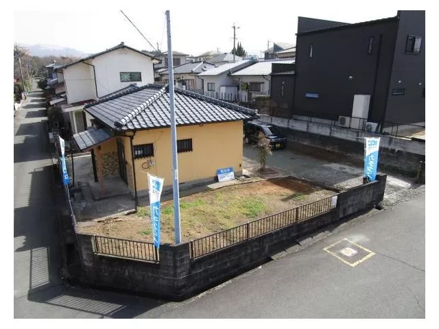 The house has been renovated and is ready for immediate occupancy,