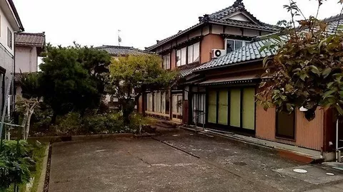 Niigata City, Nishi-Kamiku, Sone (Echigo-Sone Station) 2-story 6LDK