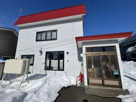 Kuriyama-cho, Yubari-gun, Sakuraoka 1-chome (Kuriyama Station) 2-story building 5LDK
