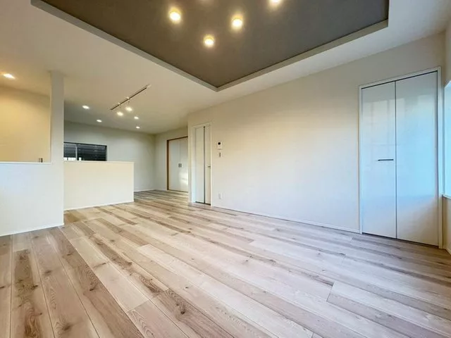 Reset House - All rooms over 6 tatami with ample storage for a comfortable living space - Parking for 3 cars possible