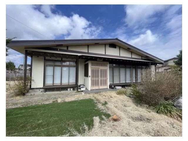 ／6LDK single-story house in the Kasugadai area of Misawa City!／■With garage and garden!