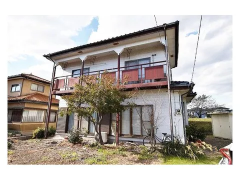 Good sunlight and ventilation ☆ A used house with a garden and 4LDK ♪♪ Counter kitchen ♪ Air conditioning