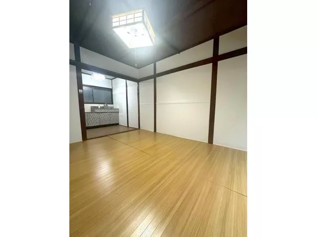 ◇7-minute walk from JR Hanwa Line "Kita-Shinoda"! ◇Can be used for residential or investment purposes!