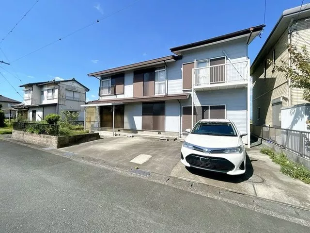 [Open House] Current sale until October 30 / Parking for 3 cars available / Corner lot /