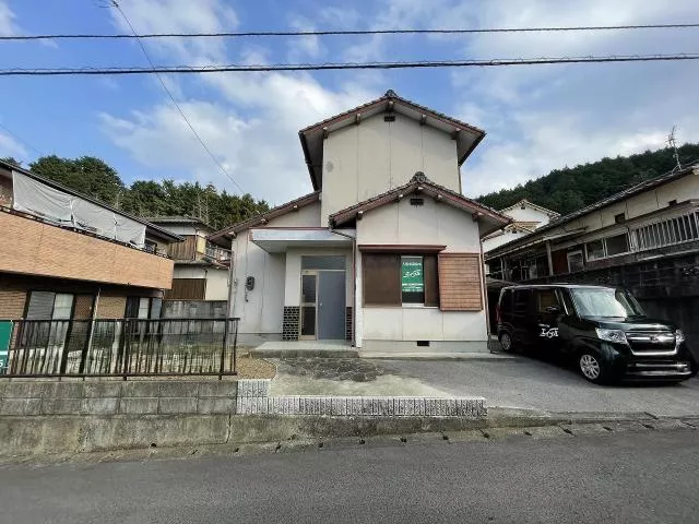 Hagio, Niihama-shi, Tokyo 2F 3LDK

3 million yen