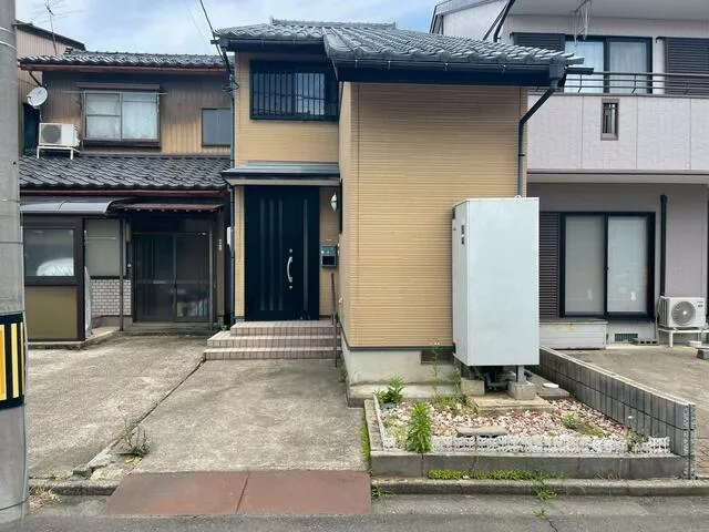 Fukui City, Nishikida 1-chome (Shoko Kaigisho-mae Station) 2-story building 2DK