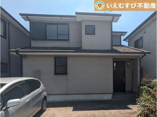 All rooms are Western-style with storage☆ Bright with a south-facing garden! Parking available for 2 cars♪