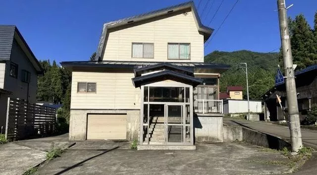 Kitaakita City, Ani Minami, Omachi (Aniai Station), single-story building, 4DK
