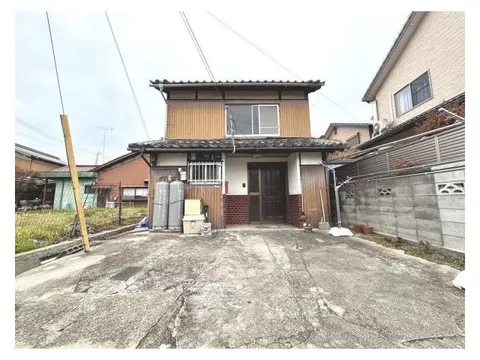 ■ Spacious land of about 57 tsubo! ■ Partially replaced flooring in Reiwa 8 ■ Parking for 2 cars available!