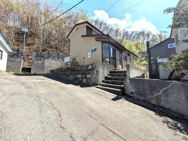 Otaru City, Akaiwa 1-chome (Otaru Station) 2-story building 3LDK