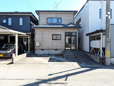 Used single-family home in Nishiyachi, Tegata, Akita City