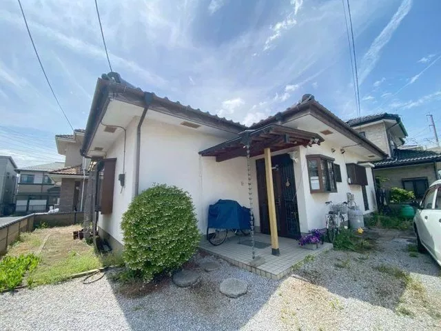 A single-story house with a land area of approximately 77 tsubo♪ A popular Nishijo-nan area with convenient living facilities!