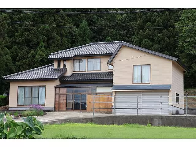 Used single-family home in Torikawa Town, Kamikaisawa