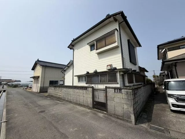 ☆A detached house with a warehouse☆ A property suitable for renovation.