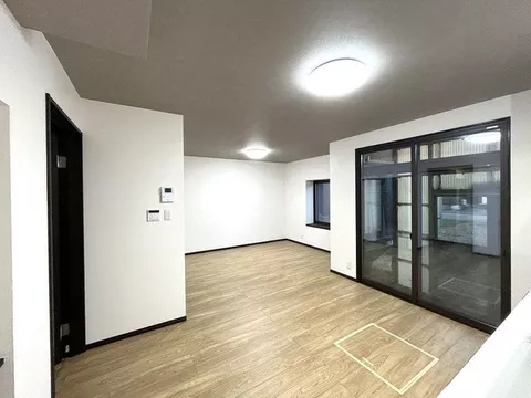 Takai Real Estate☆A property renovated in 2025! Nakato Elementary and Tomoeguri Junior High area!