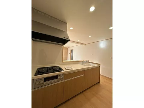 [Open House] [Interior and exterior renovation completed] [New water facilities replaced] [Exterior painting completed] [