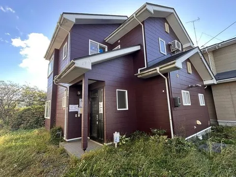 Open house held, limited-time current sale, parking for 4 cars in parallel.