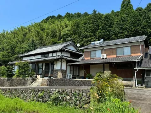 Usa City, Anshin-in Town Goro-maru (Yanagigawa Station) Single-story building 7SDK