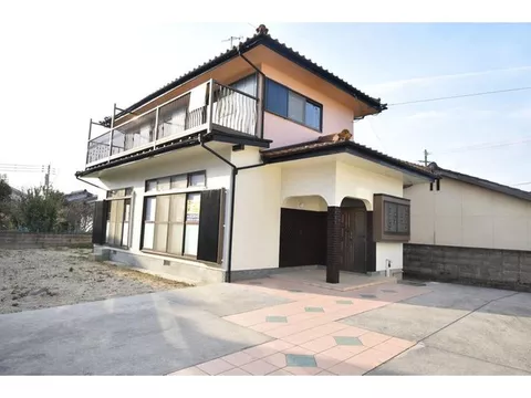 Spacious 104 tsubo lot! Parking for 2 cars, 4LDK + S