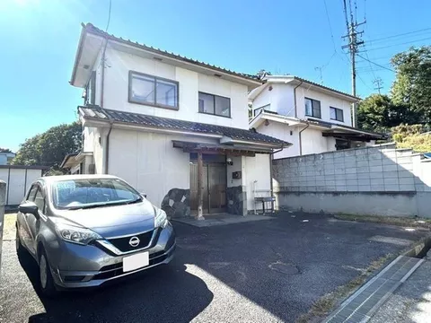[Open House] This is a popular Furusato area. Parking for 2 cars is possible and there are 5 rooms.