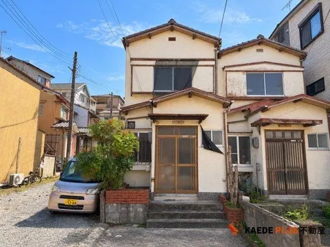 This property features a bright living environment facing south.