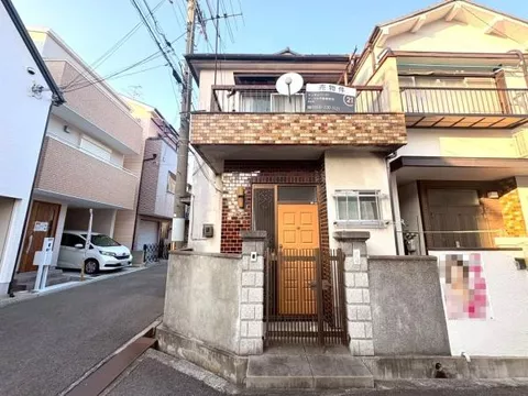Higashiosaka City, Nakaishikiri Town 4-chome (Ishikiri Station) 2-story 3DK