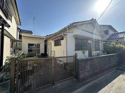 Used single-family home Wakayamaura East 2-chome used house