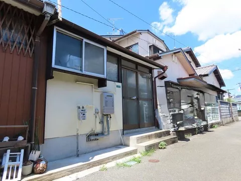 Renovated property completed in March 2026!! Please come for a viewing!!