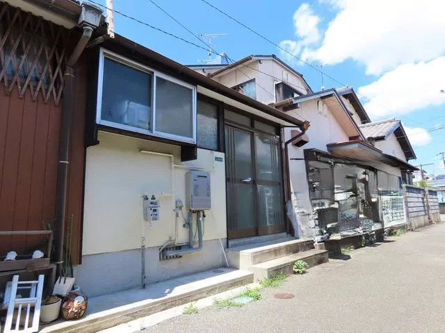 Renovated property completed in March 2026!! Please come for a viewing!!