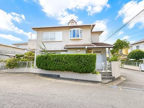 Open and spacious northeast corner lot☆The interior is still very clean! Convenient for living near elementary and middle schools and Unimo☆