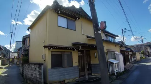 Hakusan City, Tsurugi Kiyosawa Town (Tsurugi Station) 2-story building 7DK