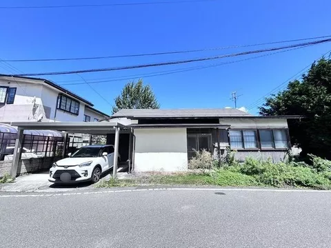 A single-story house that is a 1-minute walk from Dewako Elementary School and a 5-minute walk from the supermarket, making it convenient for daily commuting and shopping.