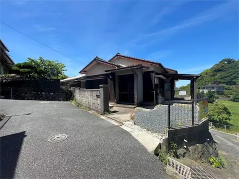 Kitakyushu City Moji Ward Hayama 2-chome (Komorie Station) single-story building 2LDK