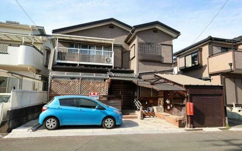 Irumagawa Moroyama Town, Iwai Higashi 1-chome (Higashi-Moro Station) 2-story building 3DK