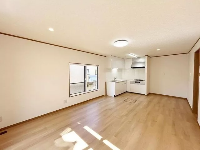 [Open House Scheduled] Interior and exterior renovation planned / Single-story / Parking for 3 cars available / 1 minute walk to Arura Elementary School