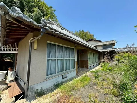 Tanaka, Azumigawa-cho, Takashima-shi, Takashima (Azumigawa station) 2F 3LDK

5.8 million yen