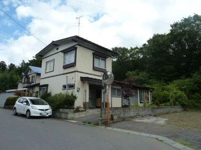 Move in right away! A spacious and quiet property in a nature-rich residential area!!