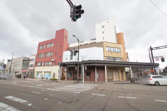 Takaoka City, Kataharayokomachi (Kataharamachi Station) 3-story 4DK