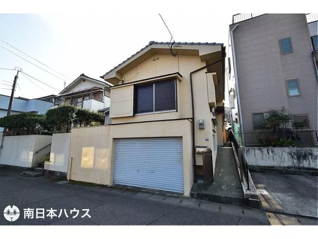 ◆8 minutes on foot to Kagoshima Bus / Murasakihara 7-chome bus stop◆3DK, parking for 1 car◆Popular single-story house