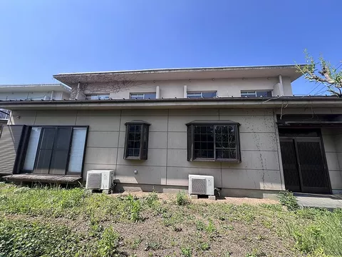 Used terrace house Kitakasakado Third Housing, two units sold together - Image 4